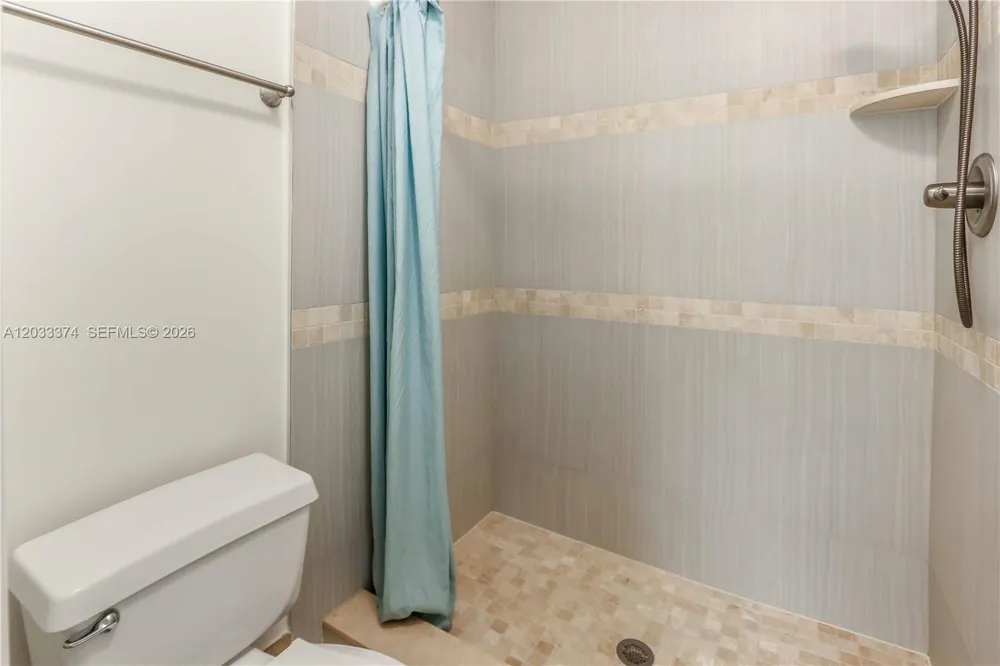 1521 Seagrape Way Hollywood, FL 33019