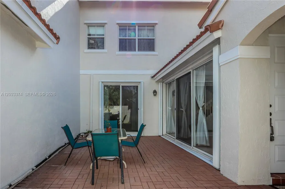 1521 Seagrape Way Hollywood, FL 33019