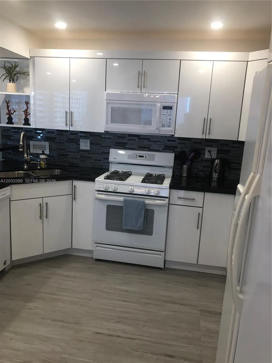 2030 S Ocean Dr #1826 Hallandale Beach, FL 33009