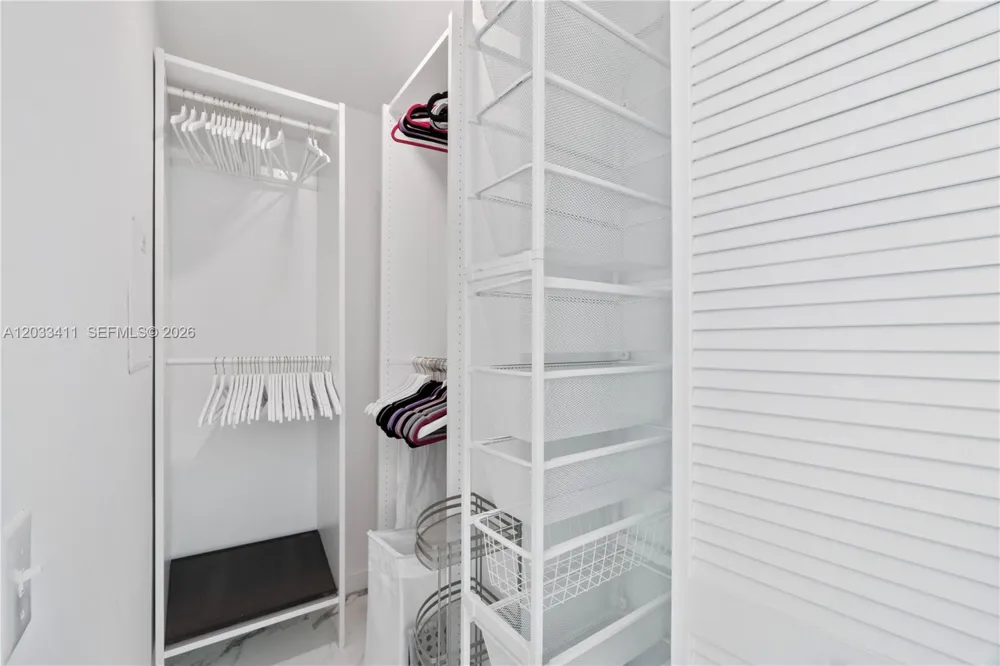 300 S Biscayne Blvd #T-1411 Miami, FL 33131