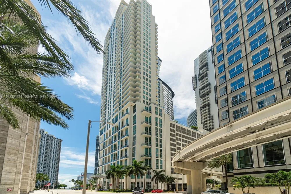 300 S Biscayne Blvd #T-1411 Miami, FL 33131
