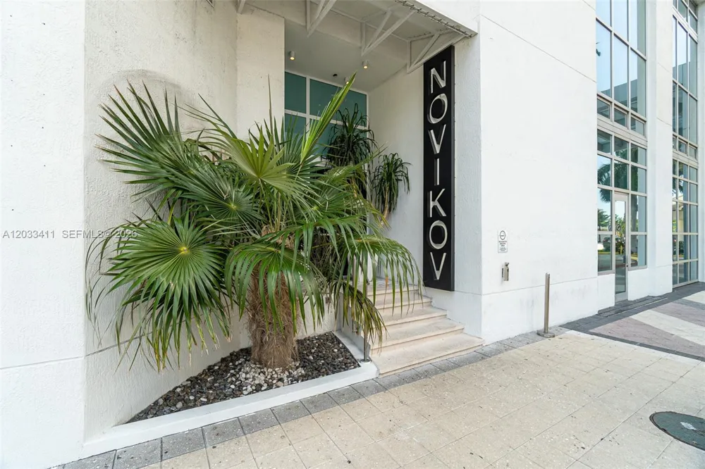 300 S Biscayne Blvd #T-1411 Miami, FL 33131