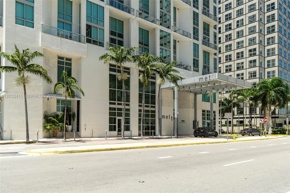 300 S Biscayne Blvd #T-1411 Miami, FL 33131