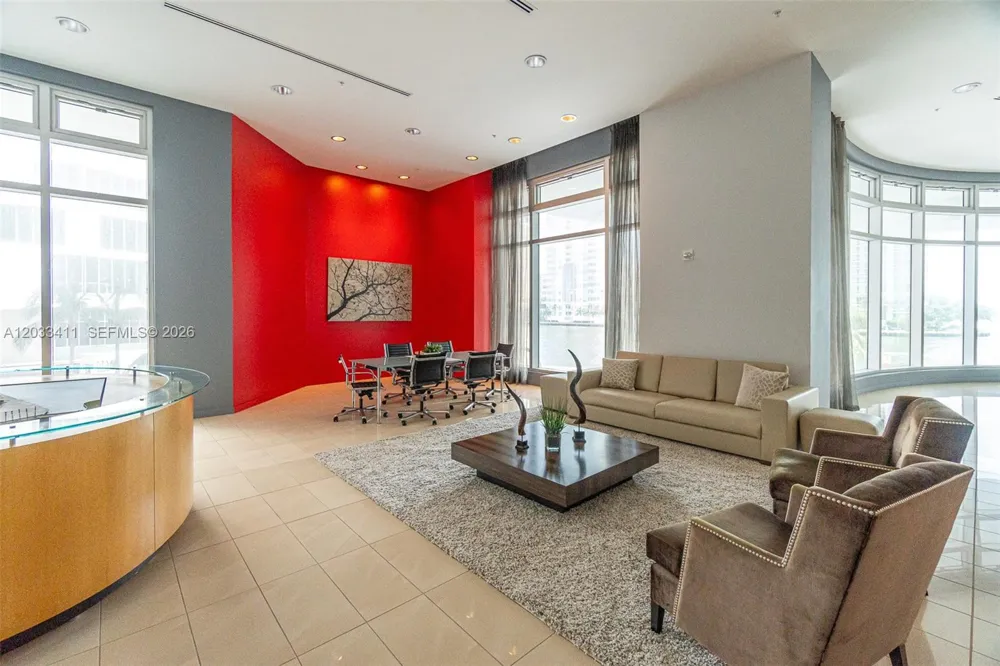 300 S Biscayne Blvd #T-1411 Miami, FL 33131