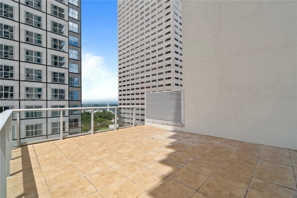 300 S Biscayne Blvd #T-1411 Miami, FL 33131