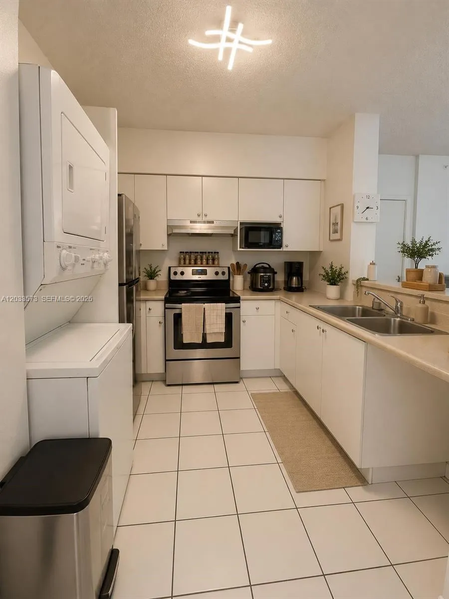 5091 NW 7th St #906 Miami, FL 33126