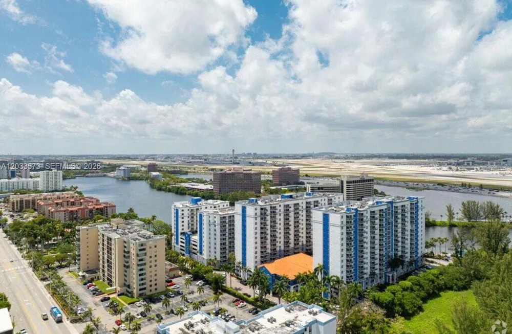 5091 NW 7th St #906 Miami, FL 33126