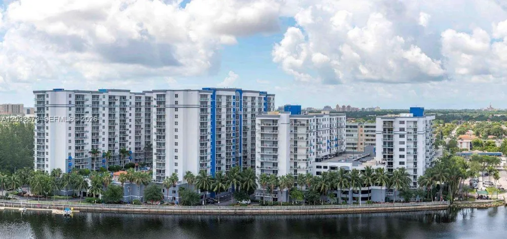5091 NW 7th St #906 Miami, FL 33126