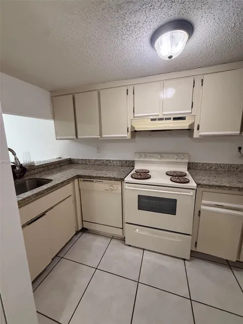 9917 W Okeechobee Rd #3-510