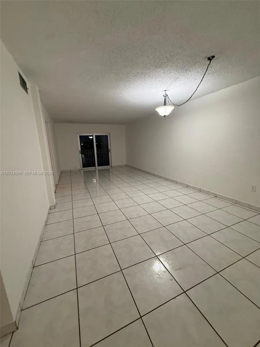 9917 W Okeechobee Rd #3-510 Hialeah Gardens, FL 33016