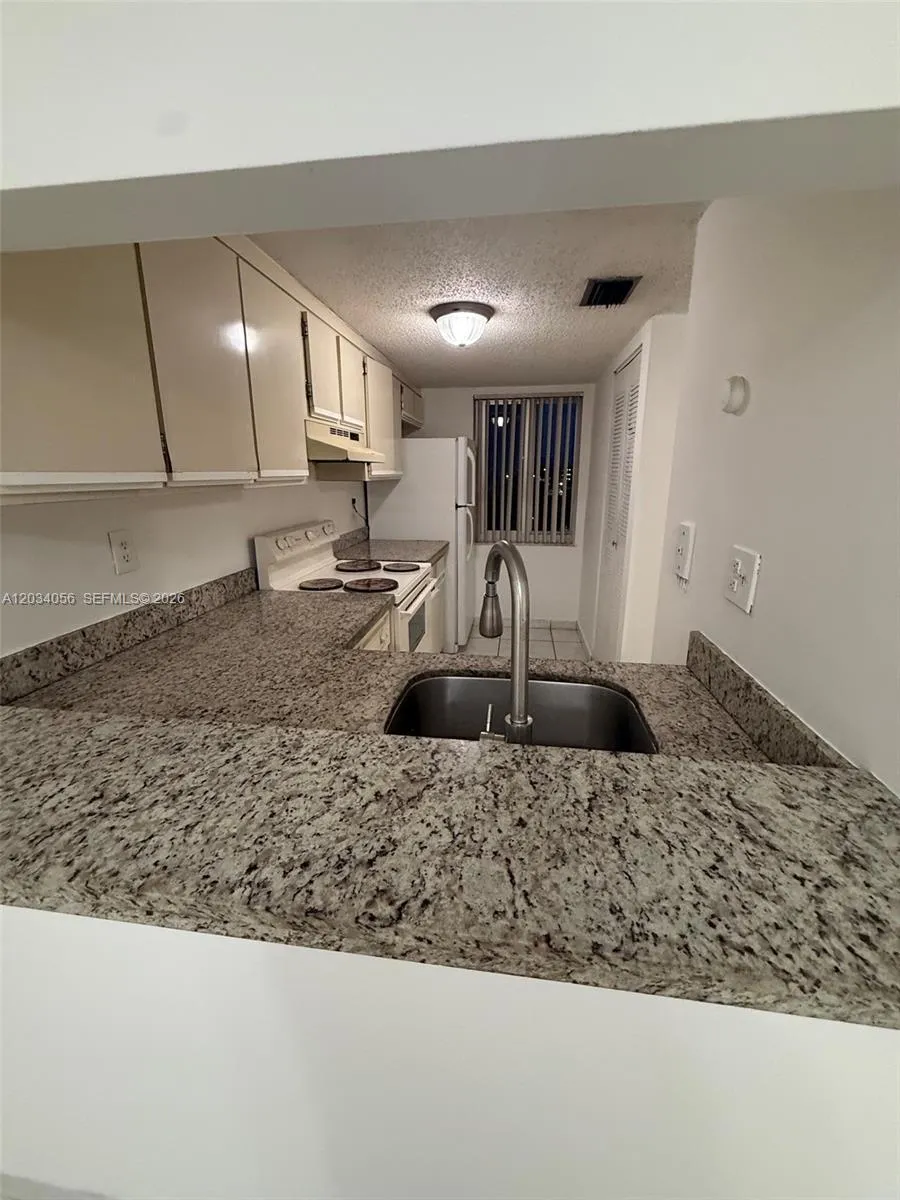 9917 W Okeechobee Rd #3-510 Hialeah Gardens, FL 33016