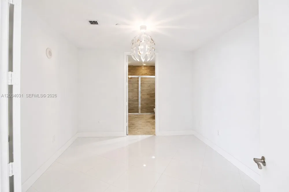15901 Collins Ave #403 Sunny Isles Beach, FL 33160