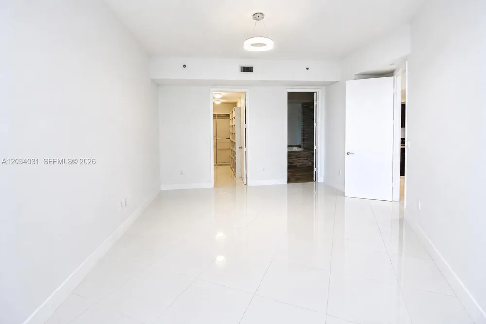 15901 Collins Ave #403 Sunny Isles Beach, FL 33160