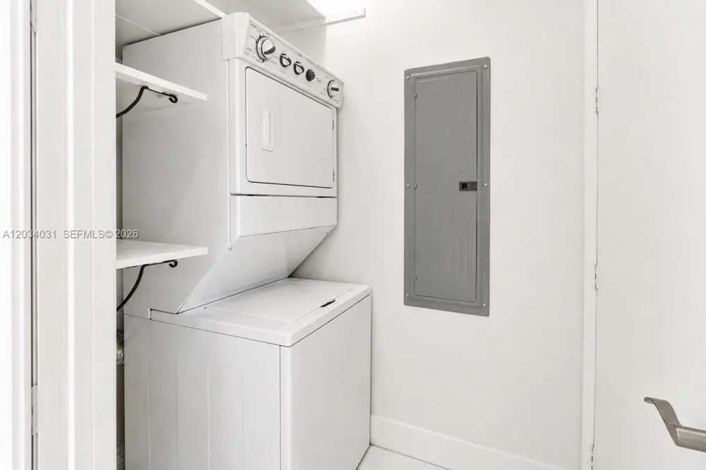 15901 Collins Ave #403 Sunny Isles Beach, FL 33160