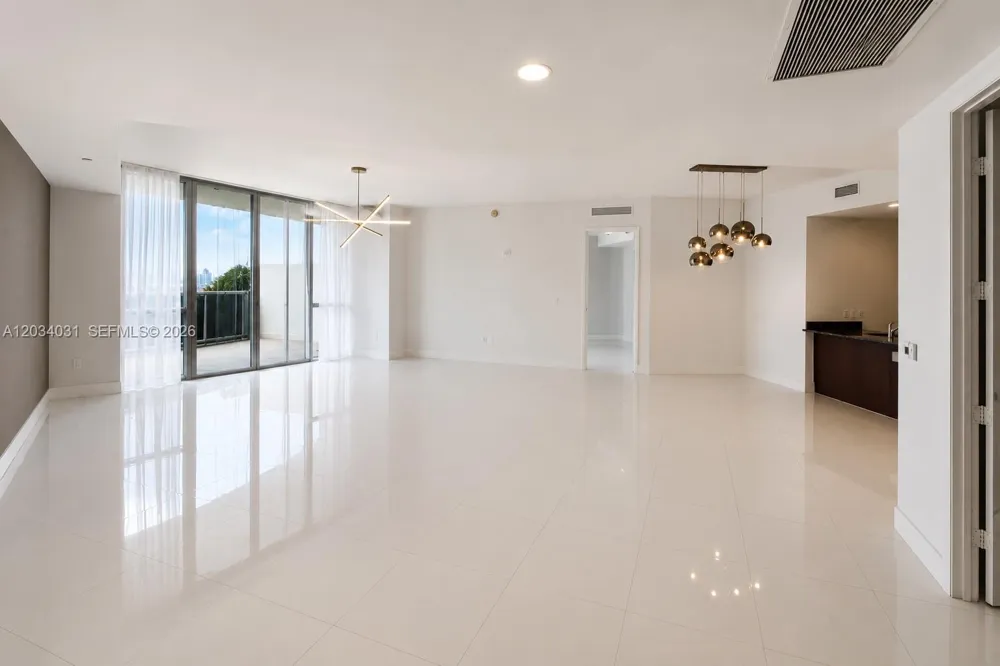 15901 Collins Ave #403 Sunny Isles Beach, FL 33160