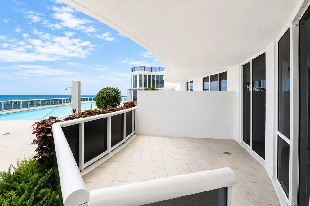 15901 Collins Ave #403 Sunny Isles Beach, FL 33160