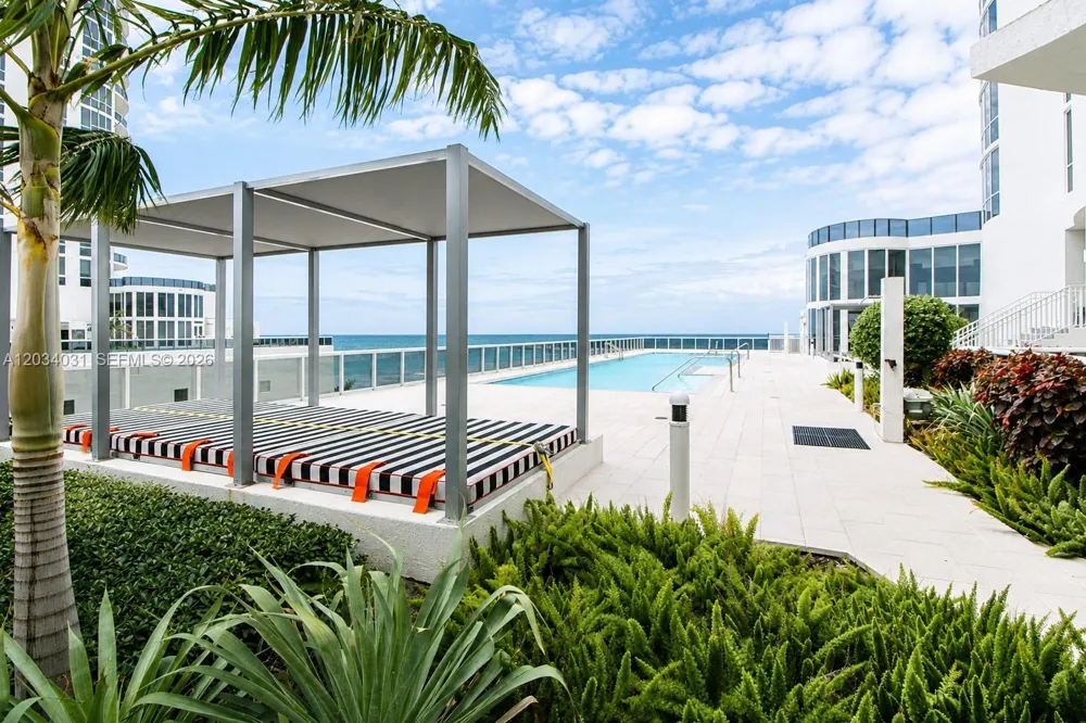 15901 Collins Ave #403 Sunny Isles Beach, FL 33160