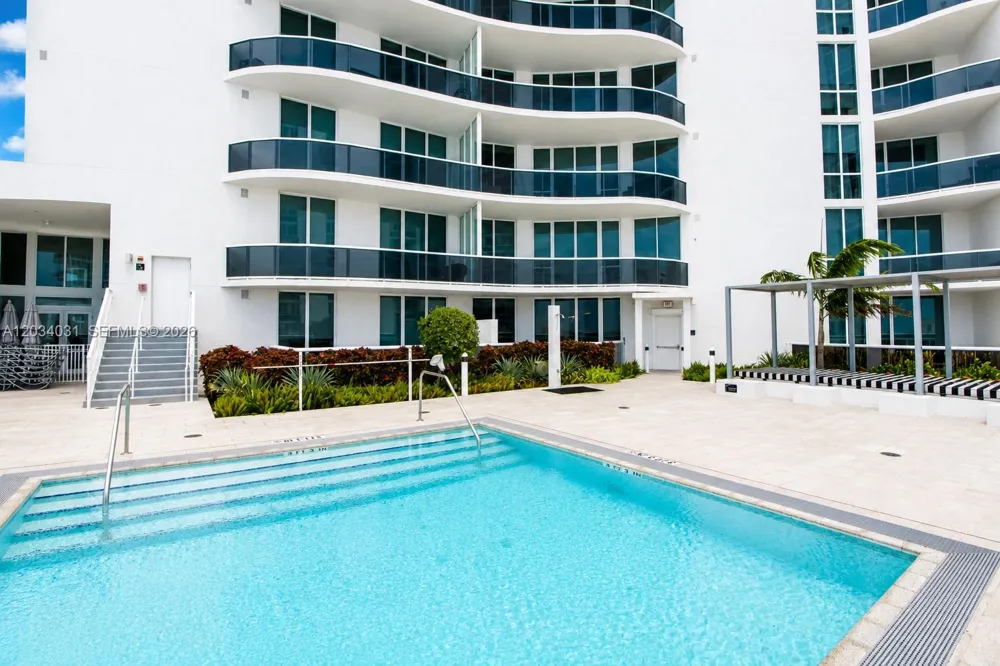 15901 Collins Ave #403 Sunny Isles Beach, FL 33160