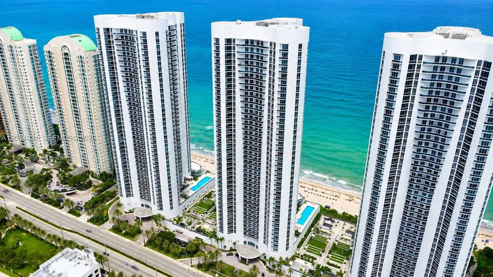 15901 Collins Ave #403 Sunny Isles Beach, FL 33160