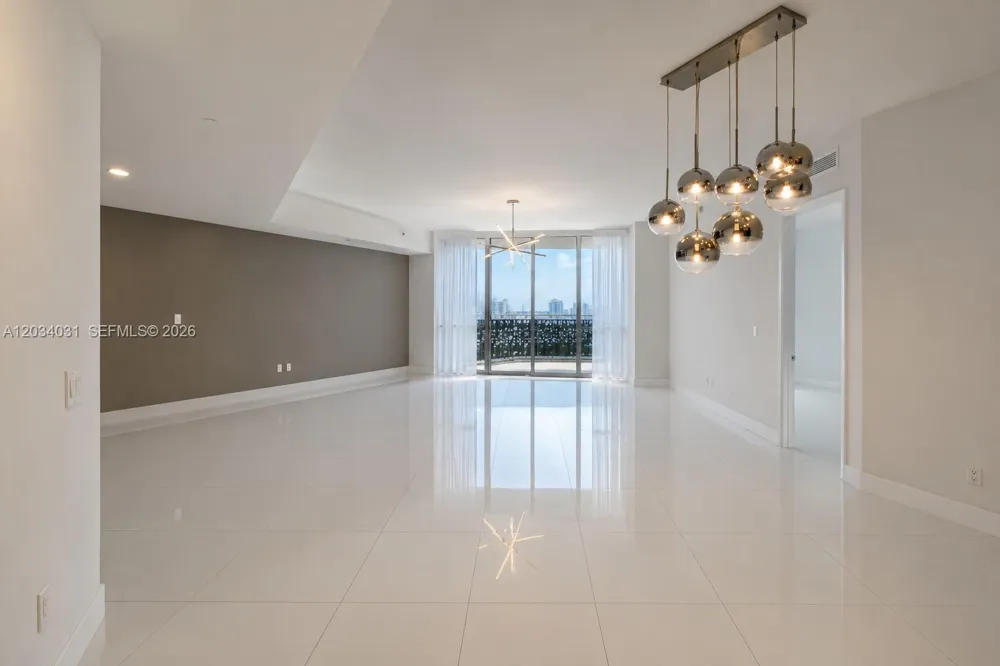 15901 Collins Ave #403 Sunny Isles Beach, FL 33160