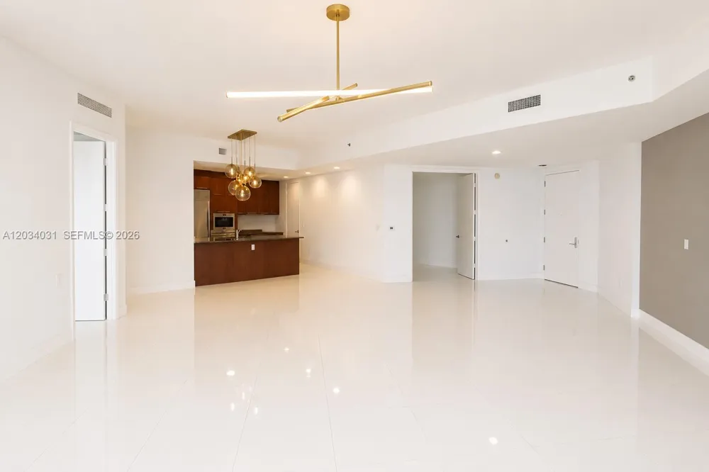 15901 Collins Ave #403 Sunny Isles Beach, FL 33160