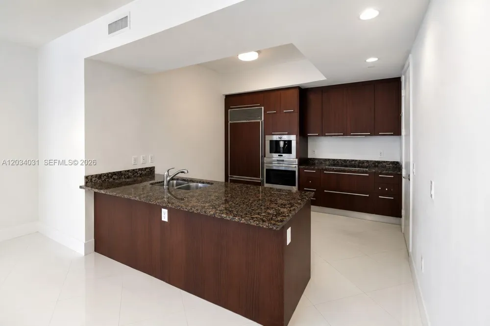 15901 Collins Ave #403 Sunny Isles Beach, FL 33160