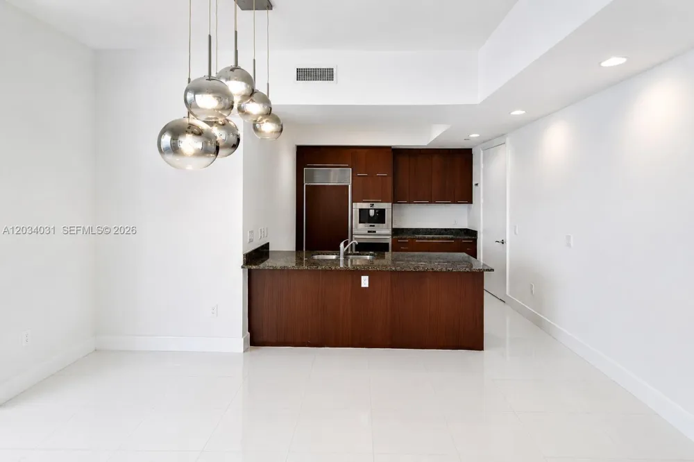 15901 Collins Ave #403 Sunny Isles Beach, FL 33160