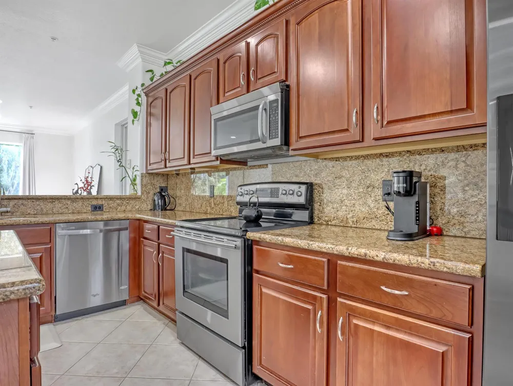 2850 S Oasis Drive Boynton Beach, FL 33426