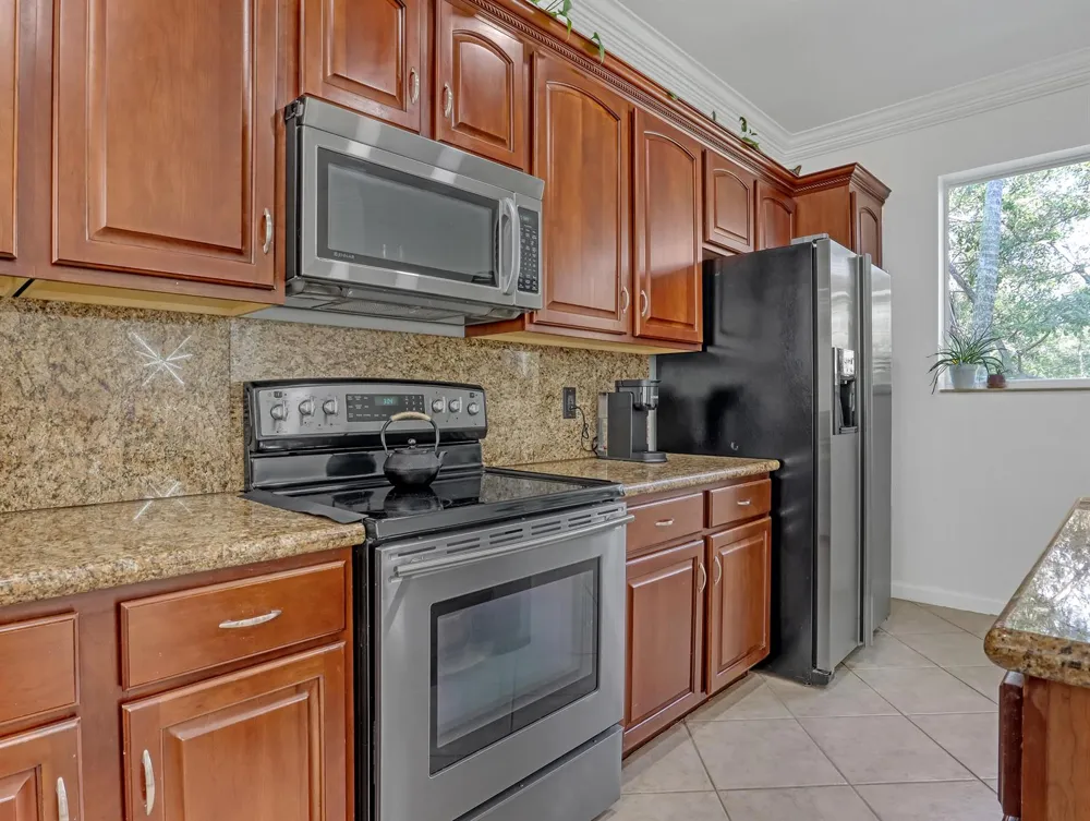 2850 S Oasis Drive Boynton Beach, FL 33426