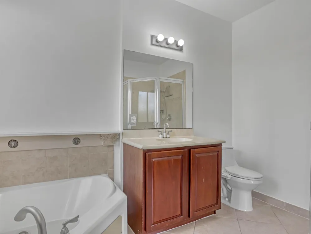 2850 S Oasis Drive Boynton Beach, FL 33426