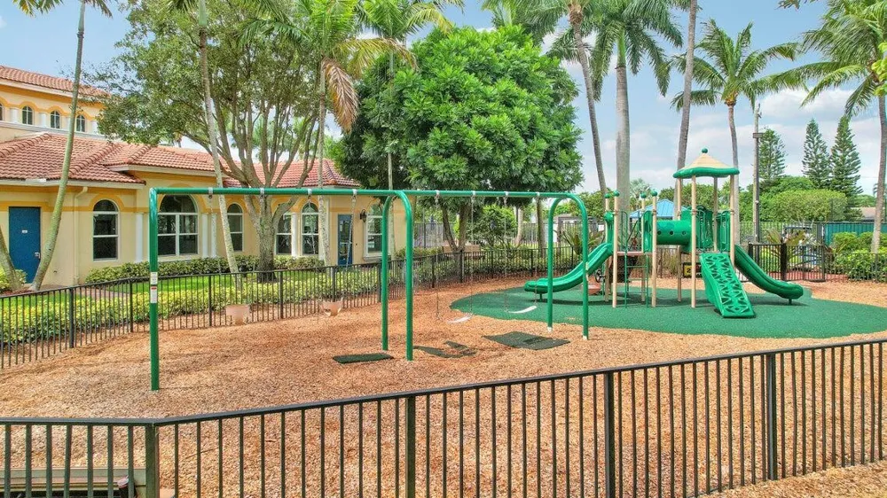 2850 S Oasis Drive Boynton Beach, FL 33426