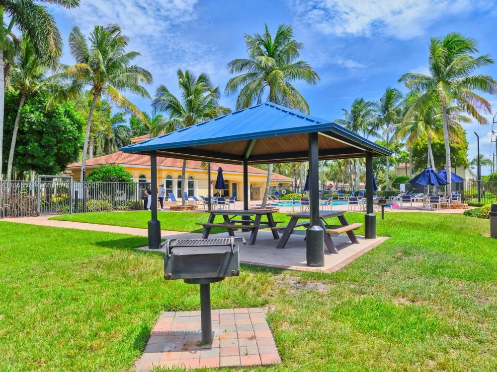2850 S Oasis Drive Boynton Beach, FL 33426