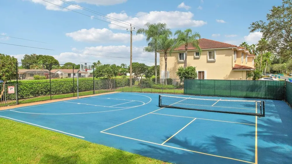 2850 S Oasis Drive Boynton Beach, FL 33426
