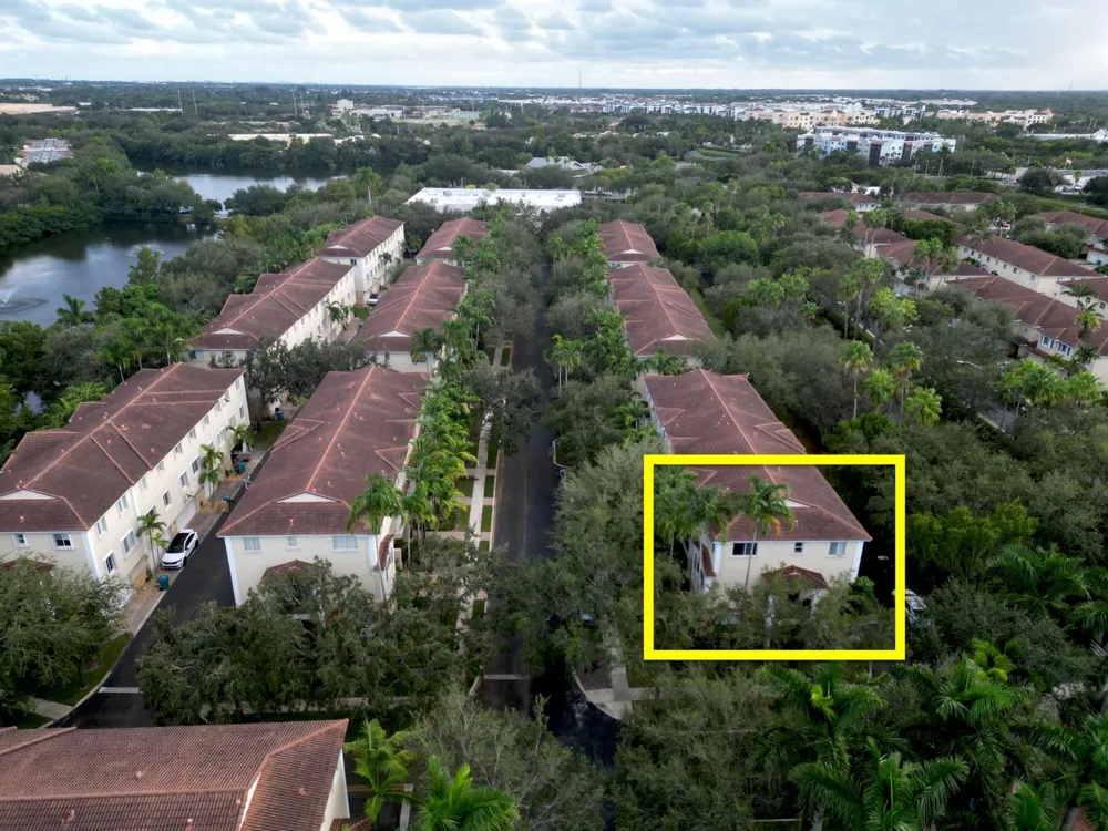 2850 S Oasis Drive Boynton Beach, FL 33426