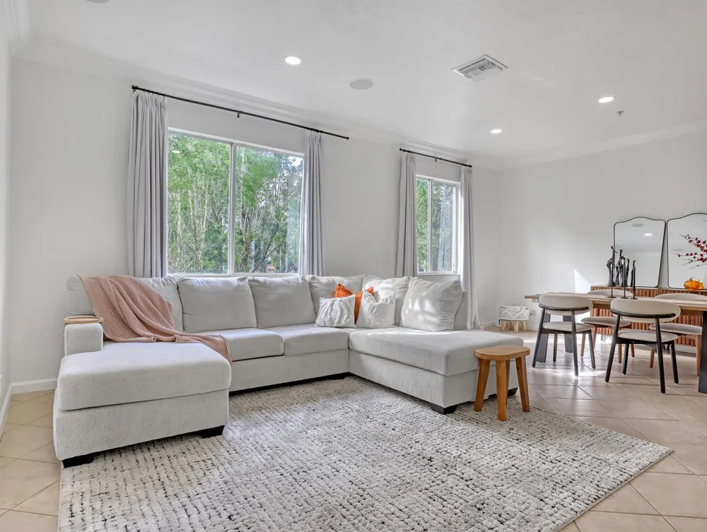 2850 S Oasis Drive Boynton Beach, FL 33426