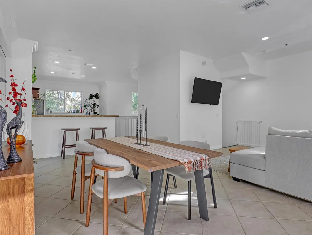2850 S Oasis Drive Boynton Beach, FL 33426