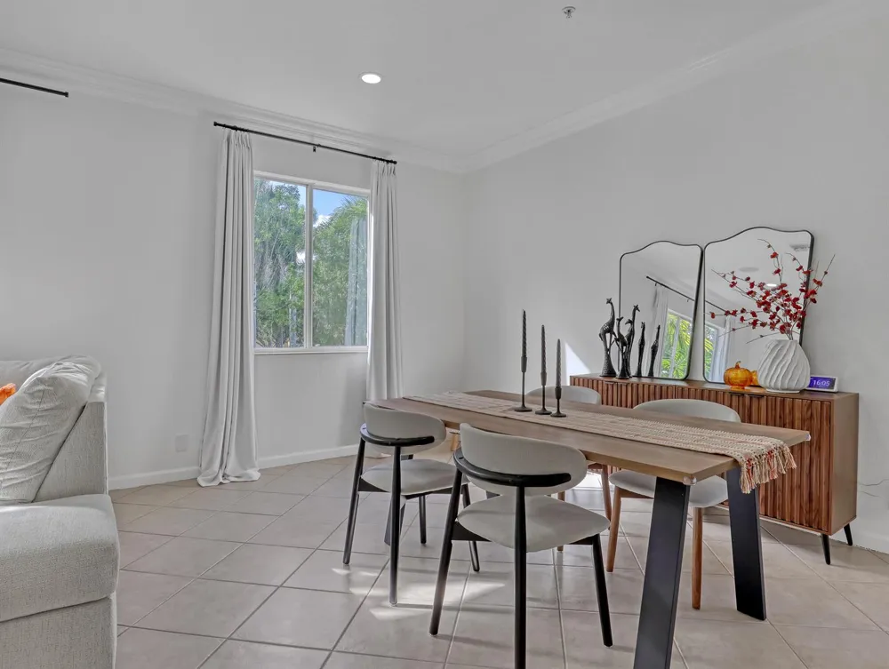 2850 S Oasis Drive Boynton Beach, FL 33426