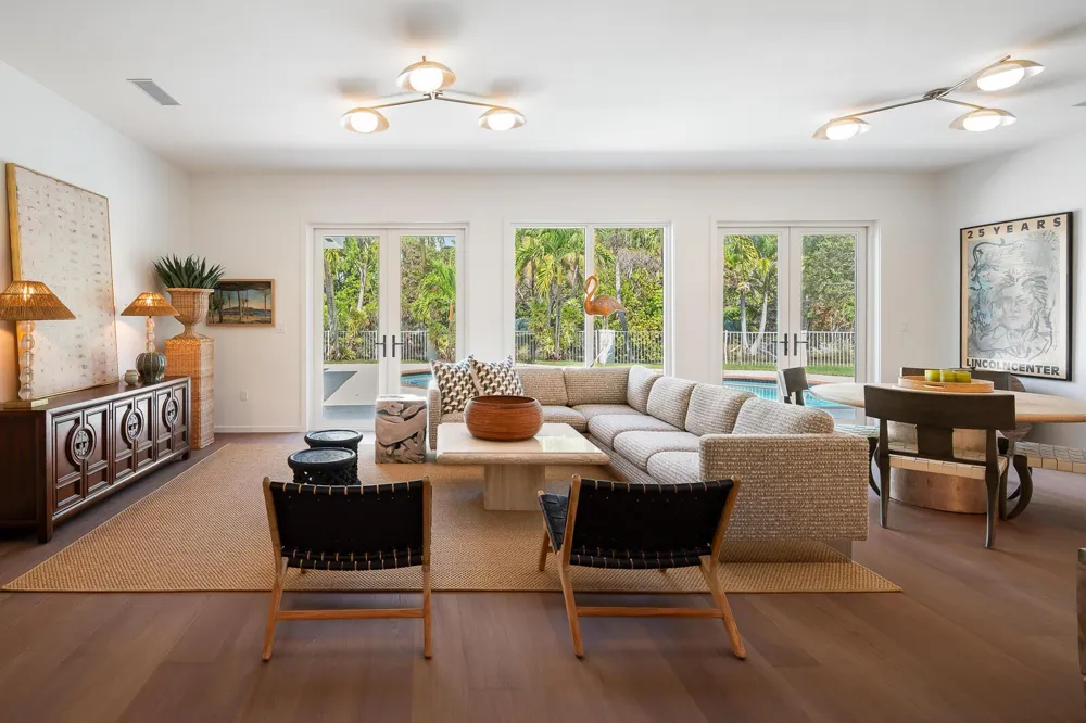 6371 SW 87th Terrace Pinecrest, FL 33156