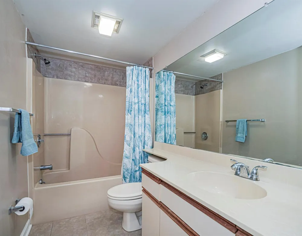 23 Plantation Drive #102 Vero Beach, FL 32966