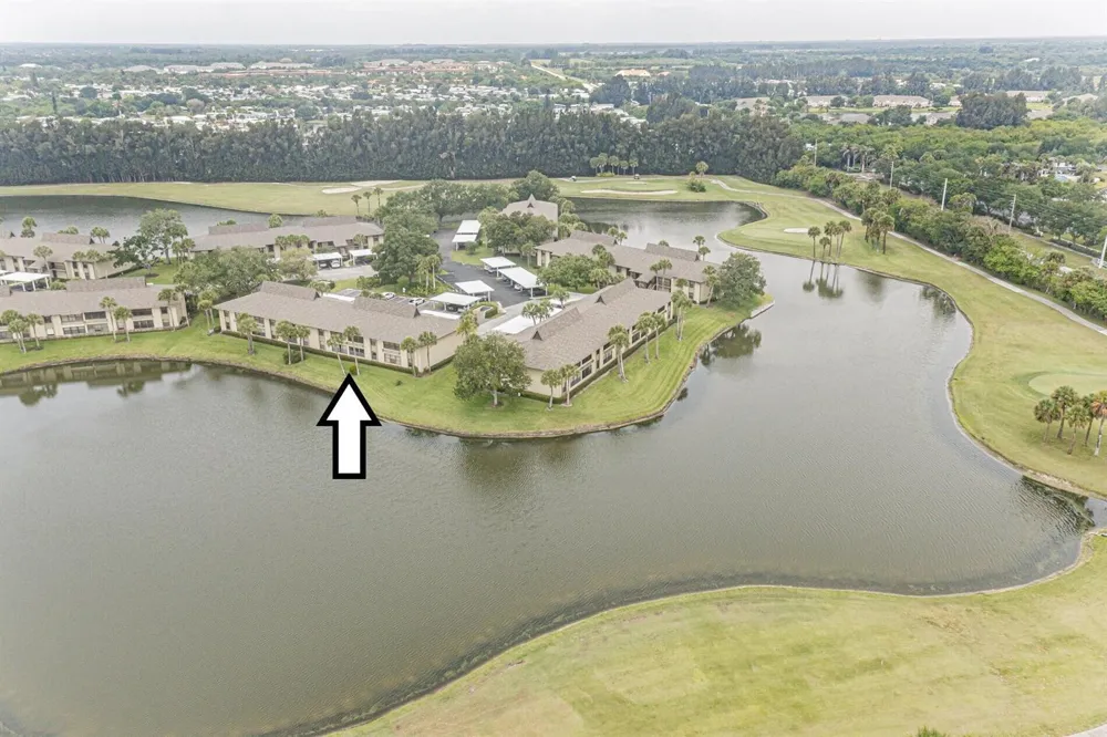 23 Plantation Drive #102 Vero Beach, FL 32966
