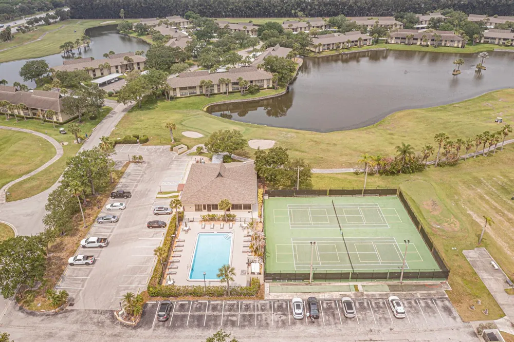 23 Plantation Drive #102 Vero Beach, FL 32966