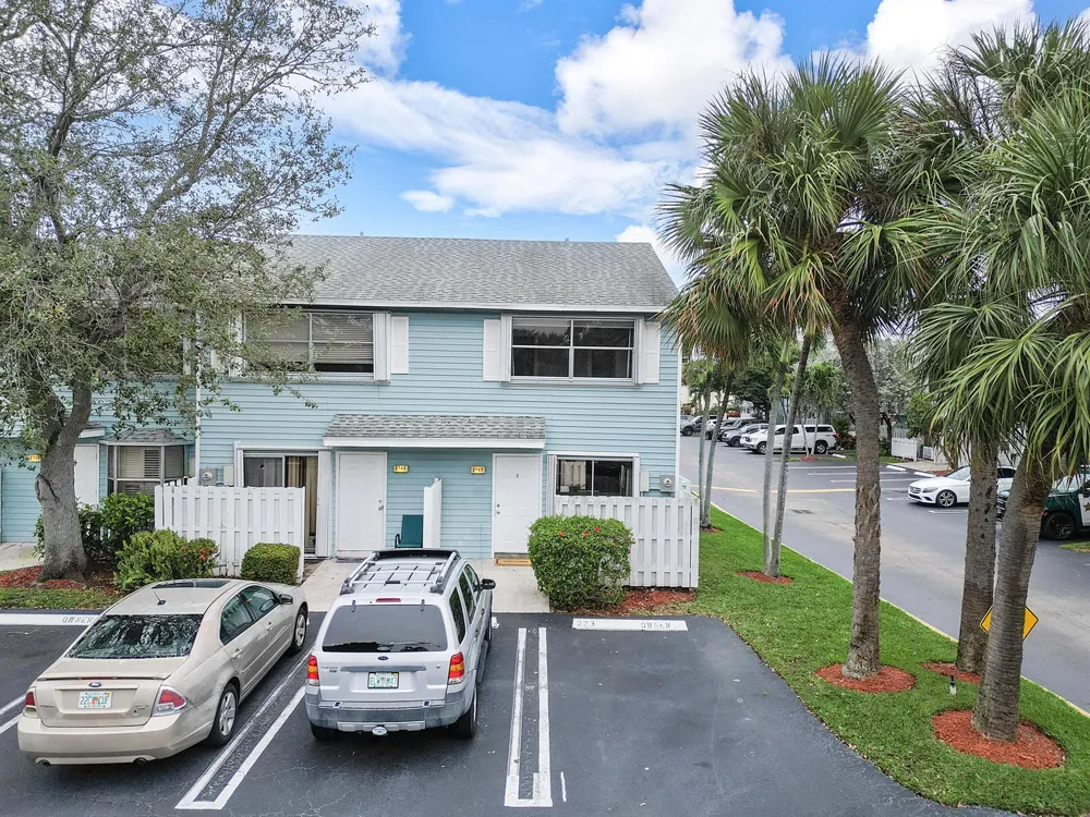2747 NE 15th Street #2747 Pompano Beach, FL 33062