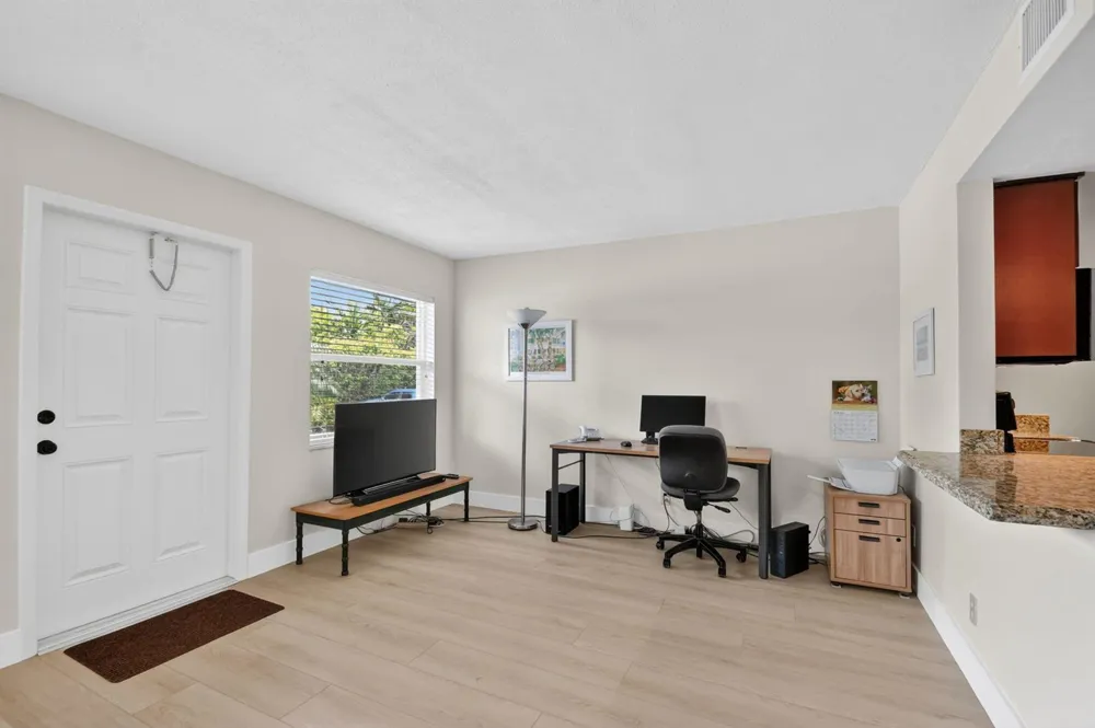 5520 Ocean Boulevard #110 Ocean Ridge, FL 33435