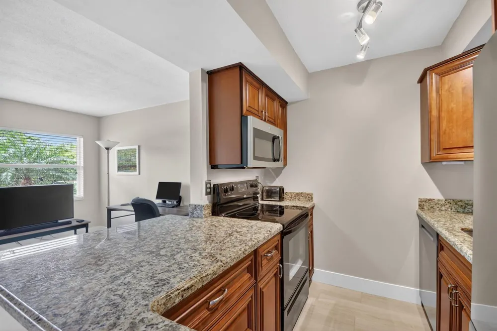 5520 Ocean Boulevard #110 Ocean Ridge, FL 33435