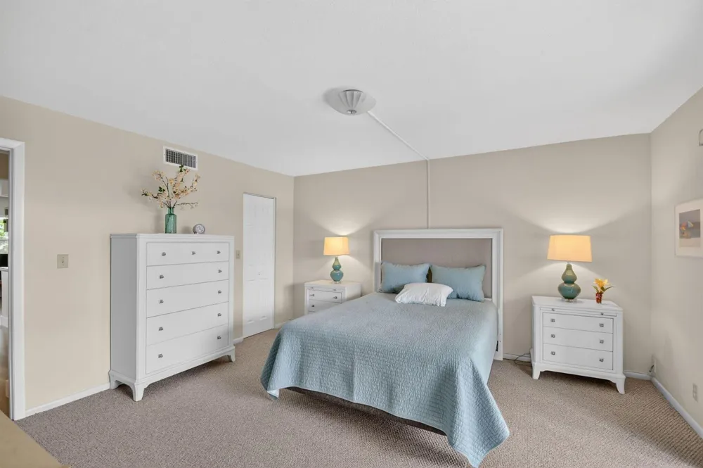 5520 Ocean Boulevard #110 Ocean Ridge, FL 33435