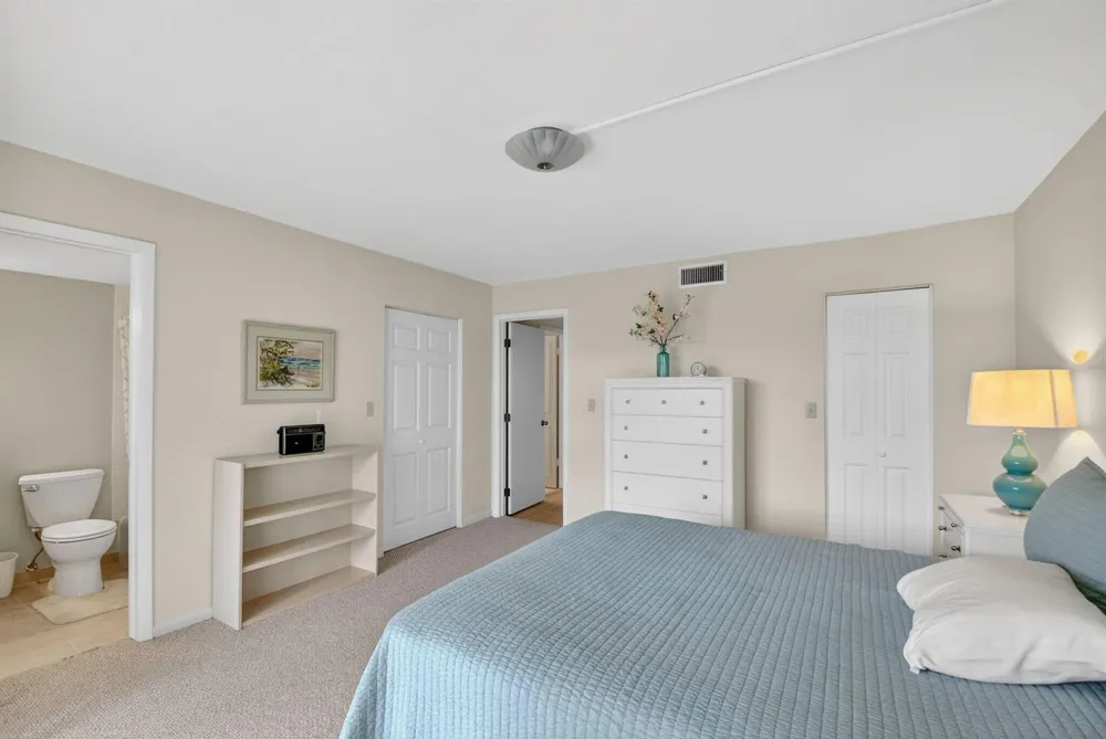 5520 Ocean Boulevard #110 Ocean Ridge, FL 33435