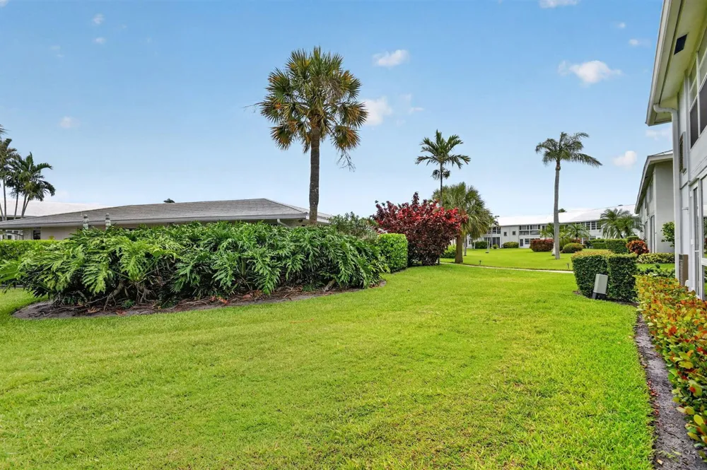 5520 Ocean Boulevard #110 Ocean Ridge, FL 33435