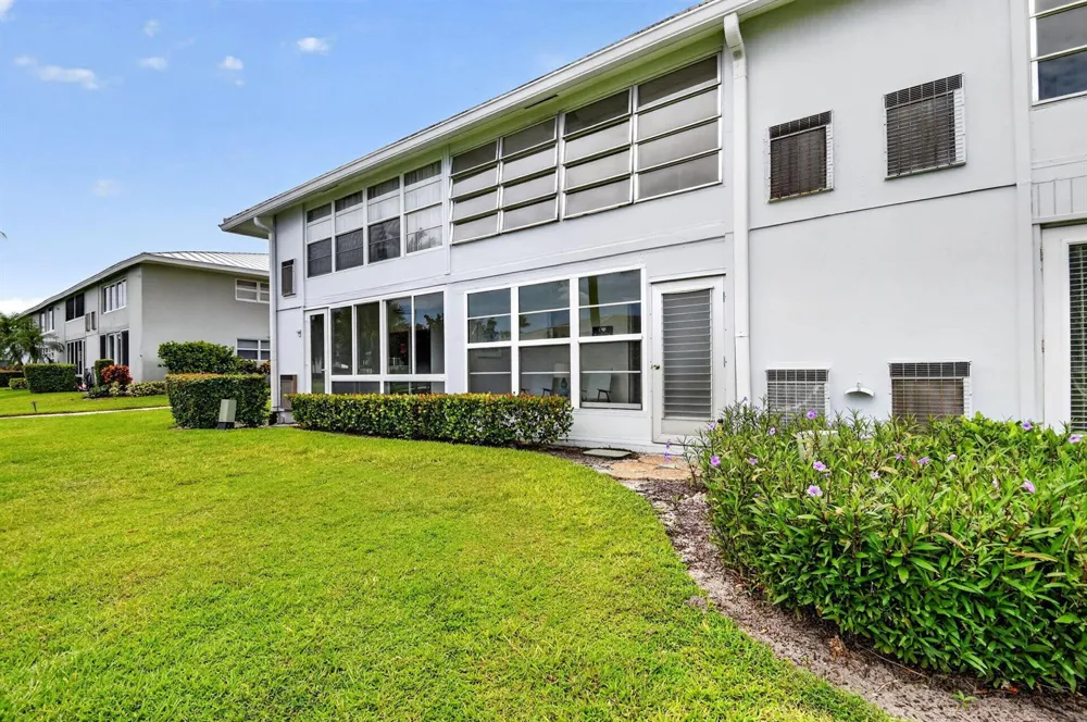 5520 Ocean Boulevard #110 Ocean Ridge, FL 33435