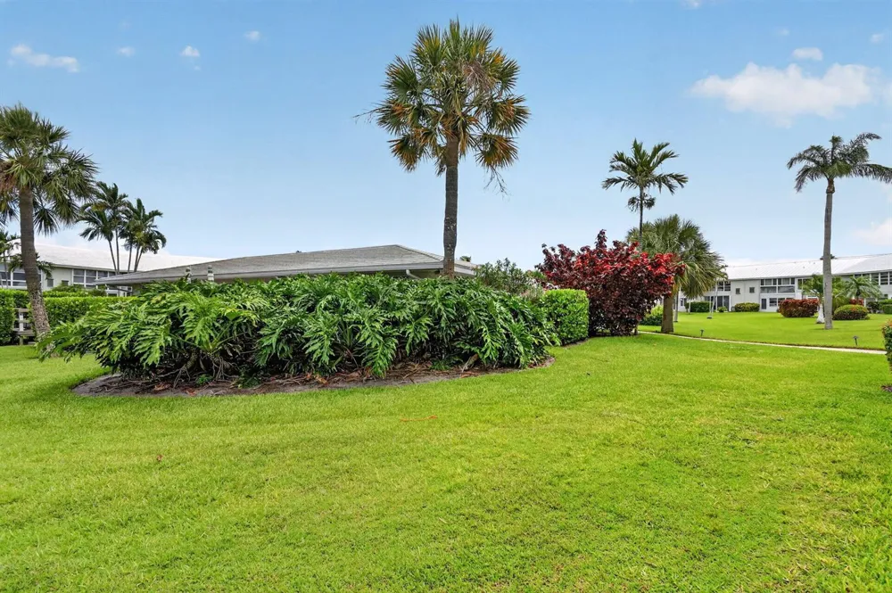 5520 Ocean Boulevard #110 Ocean Ridge, FL 33435