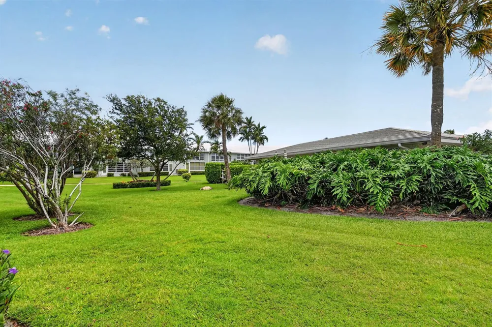 5520 Ocean Boulevard #110 Ocean Ridge, FL 33435
